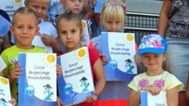 5-letnia Nikola świętowała urodziny... w policyjnej celi