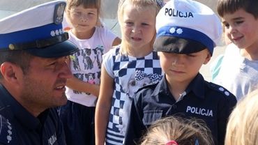 Interaktywna lekcja bezpieczeństwa z policjantami z żorskiej drogówki