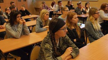 Wolontariusze poprowadzili lekcje przedsiębiorczości w CKZiU w Żorach