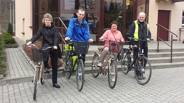 Zakład Aktywności Zawodowej w Żorach zakupił busy oraz kilka rowerów dla swoich niepełnosprawnych pracowników