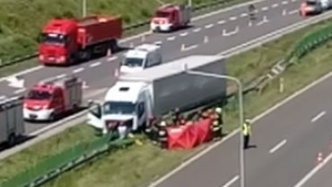 Uwaga, kierowcy! Wypadek na A1 w Mszanie. Ląduje śmigłowiec