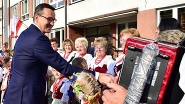Premier Morawiecki na inauguracji roku szkolnego w Żorach