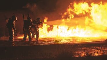 Pożar dzikiego wysypiska śmieci: według strażaków to podpalenie