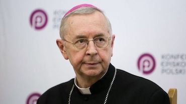 Abp Stanisław Gądecki: Msze święte w  internecie nie powinny osłabiać naszej woli do przystępowania do sakramentów