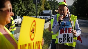 Zablokowali „Wiślankę”. W Woszczycach odbył się protest przeciwko budowie Kolei Dużych Prędkości