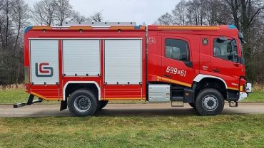 Pojazd za prawie półtora miliona zł. OSP Rowień otrzymała nowy wóz strażacki