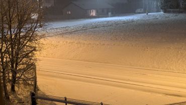 Uważajcie na drogach. Jest ślisko, zalega również śnieg!