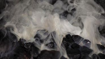 Śląskie walczy ze smogiem. Nadchodzące terminy wymiany starych kotłów i pieców