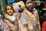 Dzieci z Żor wyszły w miasto z rannymi maskotkami, KMP w Żorach