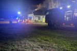 Pożar domu w Żorach. Zniszczone piętro i poddasze, KMP Żory