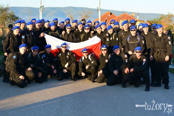 Policjant z żorskiej komendy wrócił z misji pokojowej w Kosowie, KMP Żory