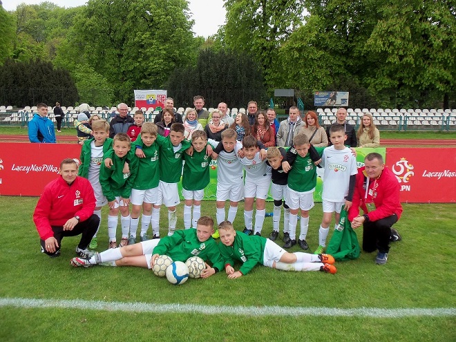 Uczniowie Szkoły Podstawowej nr 13 zagrali w Warszawie o Puchar Tymbarku