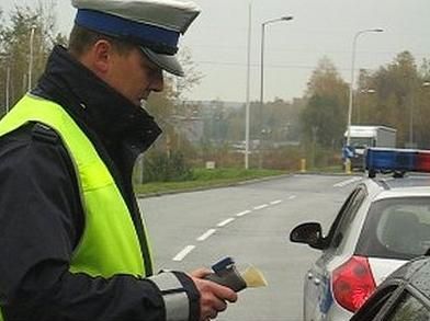 Al. Jana Pawła II: policjanci zatrzymali nietrzeźwego motorowerzystę, archiwum
