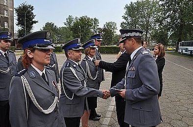 Nowo przyjęci posterunkowi w Żorach: 2 policjantki i 3 policjantów, KWP Katowice