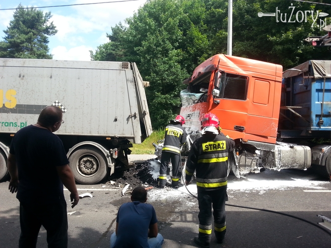 Zderzenie ciężarówek na Pszczyńskiej. Ucierpiał jeden z kierowców, Czytelnik Łukasz
