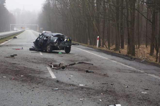 Śmiertelny wypadek drogowy na DK-81. 32-letni kierowca był bez szans, KPP Mikołów