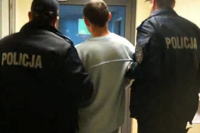 Dwóch trzydziestoparolatków trafiło do tymczasowego aresztu za brutalny rozbój na os. Powstańców Śląskich, KMP Żory