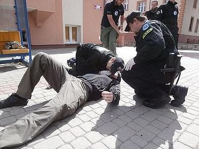 Żorscy policjanci pobijali rekord Polski w sztucznym oddychaniu, KMP Żory
