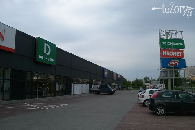 Pierwsze sklepy w Parku Handlowym zostały otwarte 10 kwietnia.