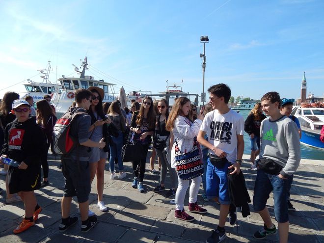 Gimnazjum nr 4: uczniowie wybierają się do Barcelony, Materiały prasowe