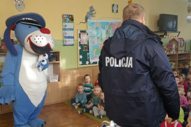 Sznupek i policjanci odwiedzili Przedszkole nr 13, materiały prasowe