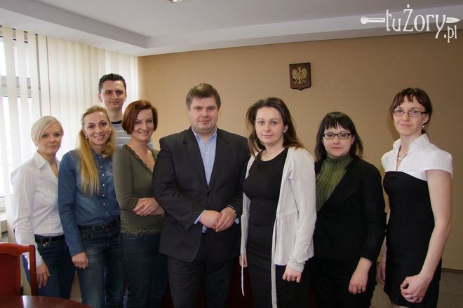 Pracownicy biura doradcy prezydenta ds. polityki promocji i informacji oraz wydziału strategii i rozwoju wraz z wiceprezydentem Wojciechem Kałużą.