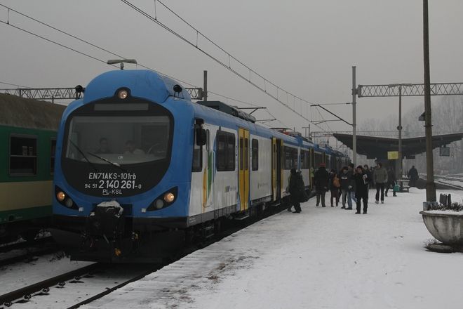 Koleje Śląskie: będzie korekta rozkładu jazdy i cięcia połączeń z Żor, archiwum