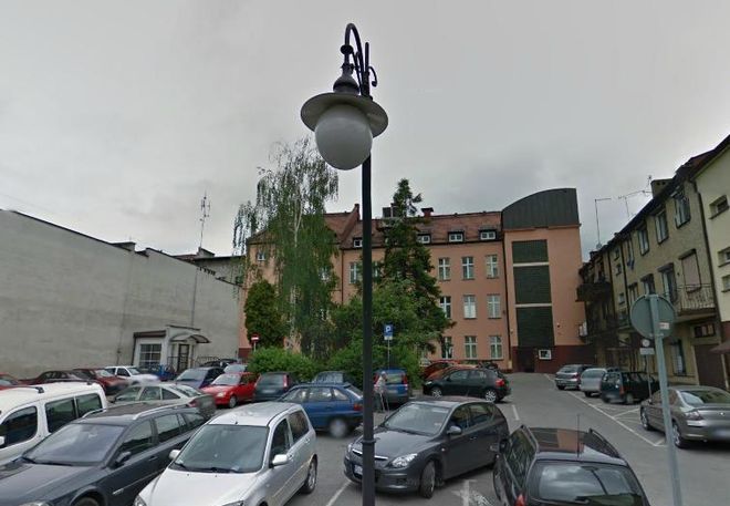 Parking przy magistracie będzie płatny, Google Maps