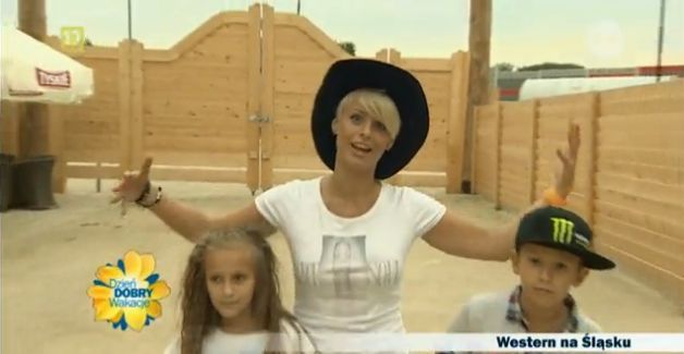 Marta Wiśniewska wraz ze swoimi dziećmi i ekipą TVN gościła w czwartek w Miasteczku Westernowym. 