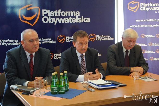 Spośród posłów naszego regionu najwyżej zostały ocenione biura Marka Krząkały (w środku), Ryszarda Zawadzkiego (z prawej) i Krzysztofa Gadowskiego (z lewej)