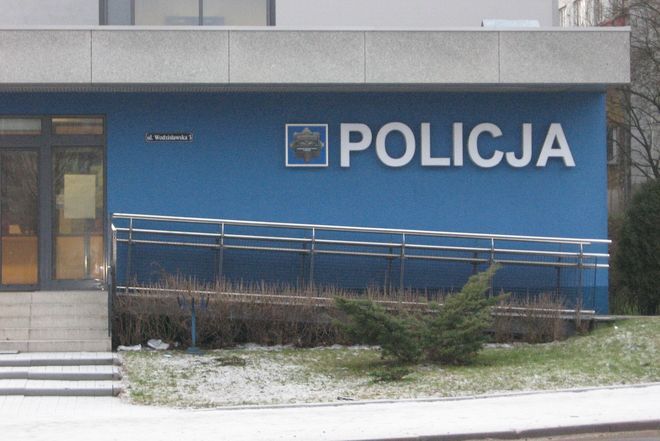 Wejście główne do Komendy Miejskiej Policji w Żorach.