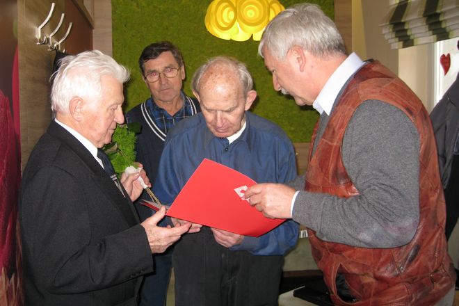 Pierwszy kierownik i szef wyszkolenia Aeroklubu ROW ukończył 90 lat, mat. prasowe