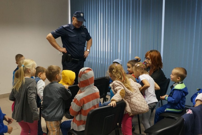 „Wesołe Nutki” z wizytą u Komendanta Miejskiego Policji w Żorach, KMP Żory